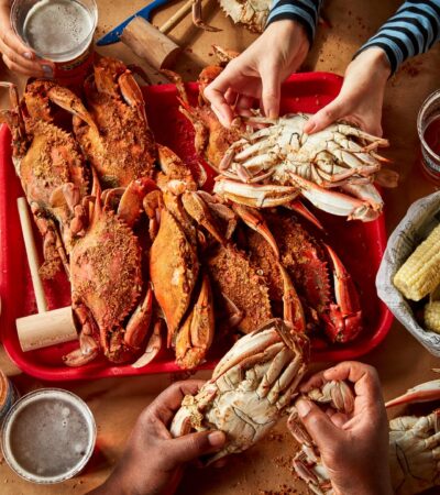 FRESH Jumbo Lump Maryland Crab Cakes - Jimmys Famous Seafood