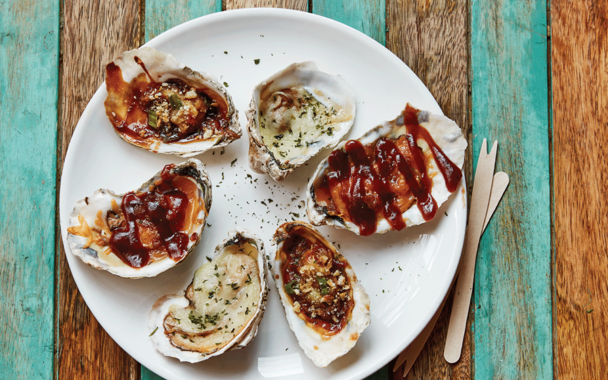 Close up of an urban Oyster Plate from above.