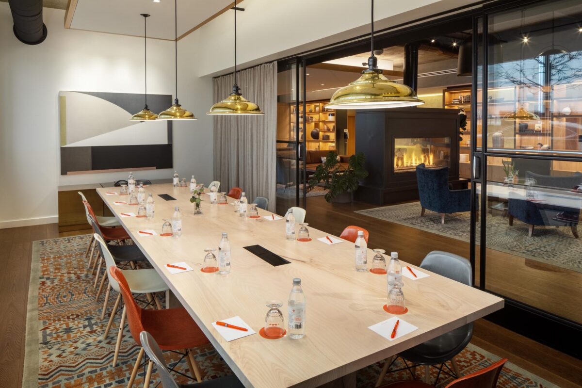 Boardroom- Seats 14 max