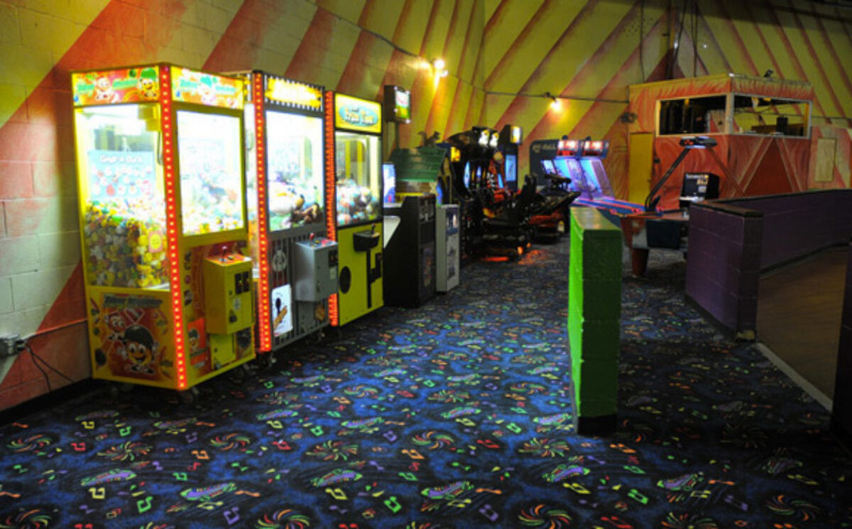 Shake & Bake Family Fun Center