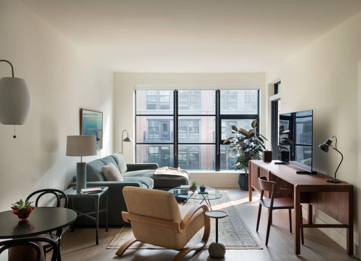 One Bedroom W/Balcony