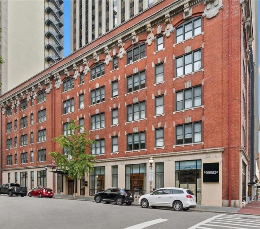 sonesta inner harbor exterior