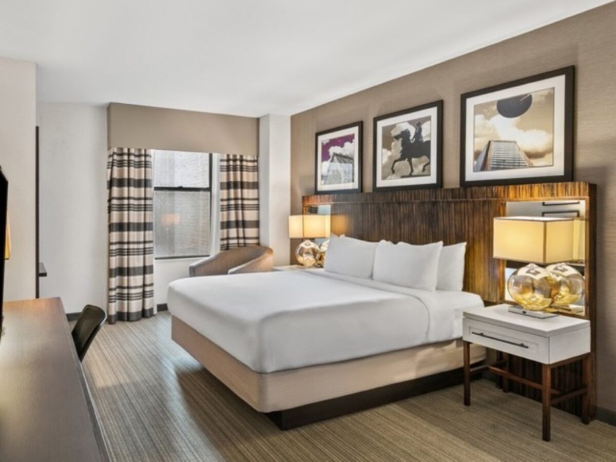 Sonesta Hotel Baltimore Inner Harbor king room