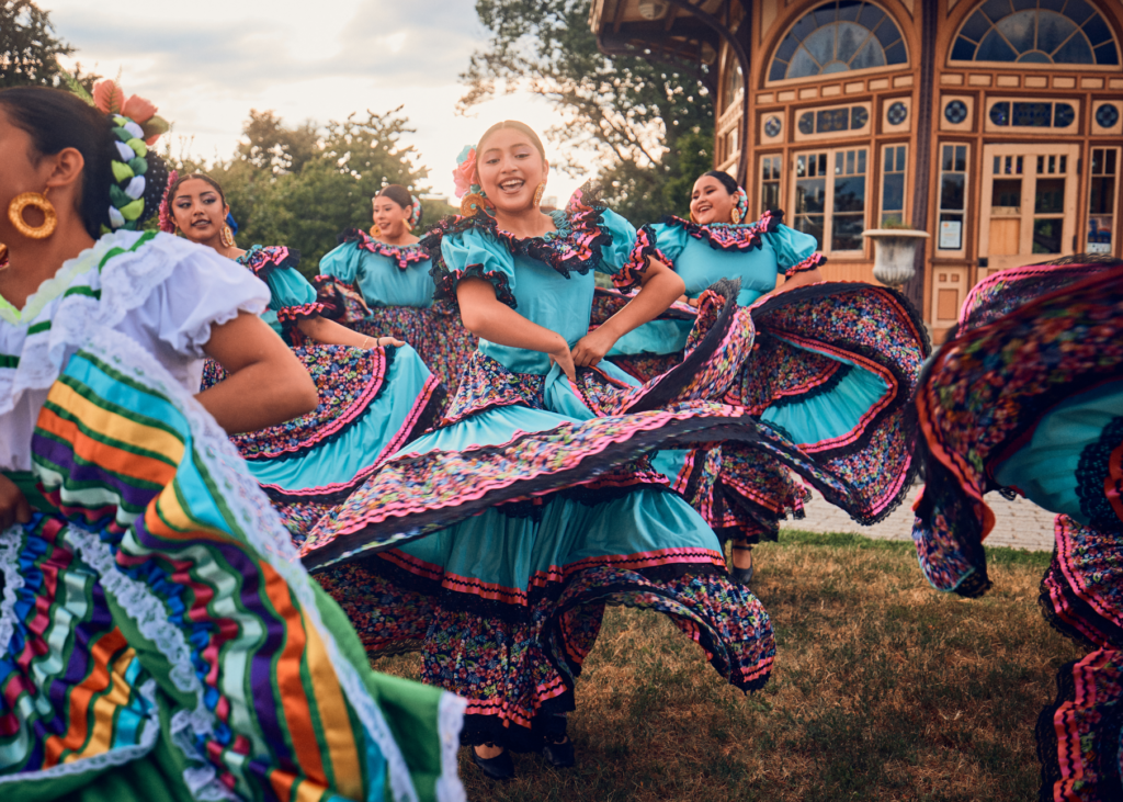 people dancing