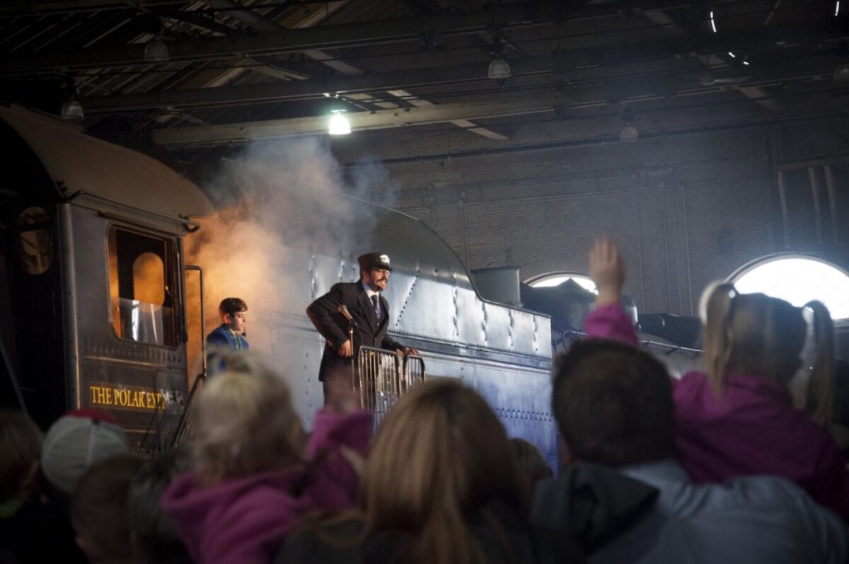 THE POLAR EXPRESS: Train Ride