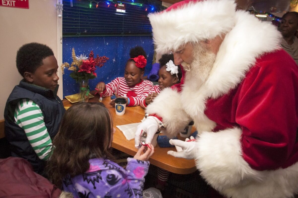 THE POLAR EXPRESS: Train Ride