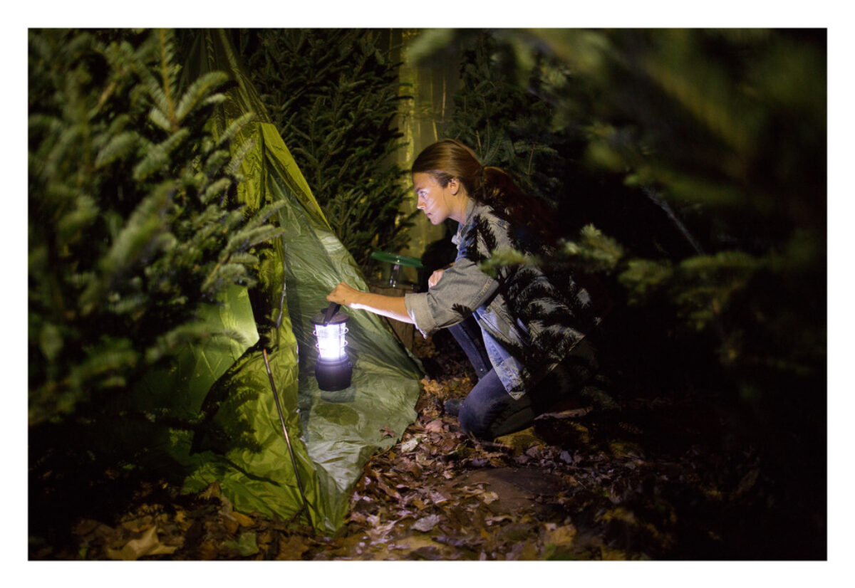 Rachel Lee Hovnanian with a lamp