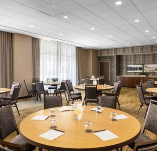 Courtyard Baltimore Downtown/McHenry Row